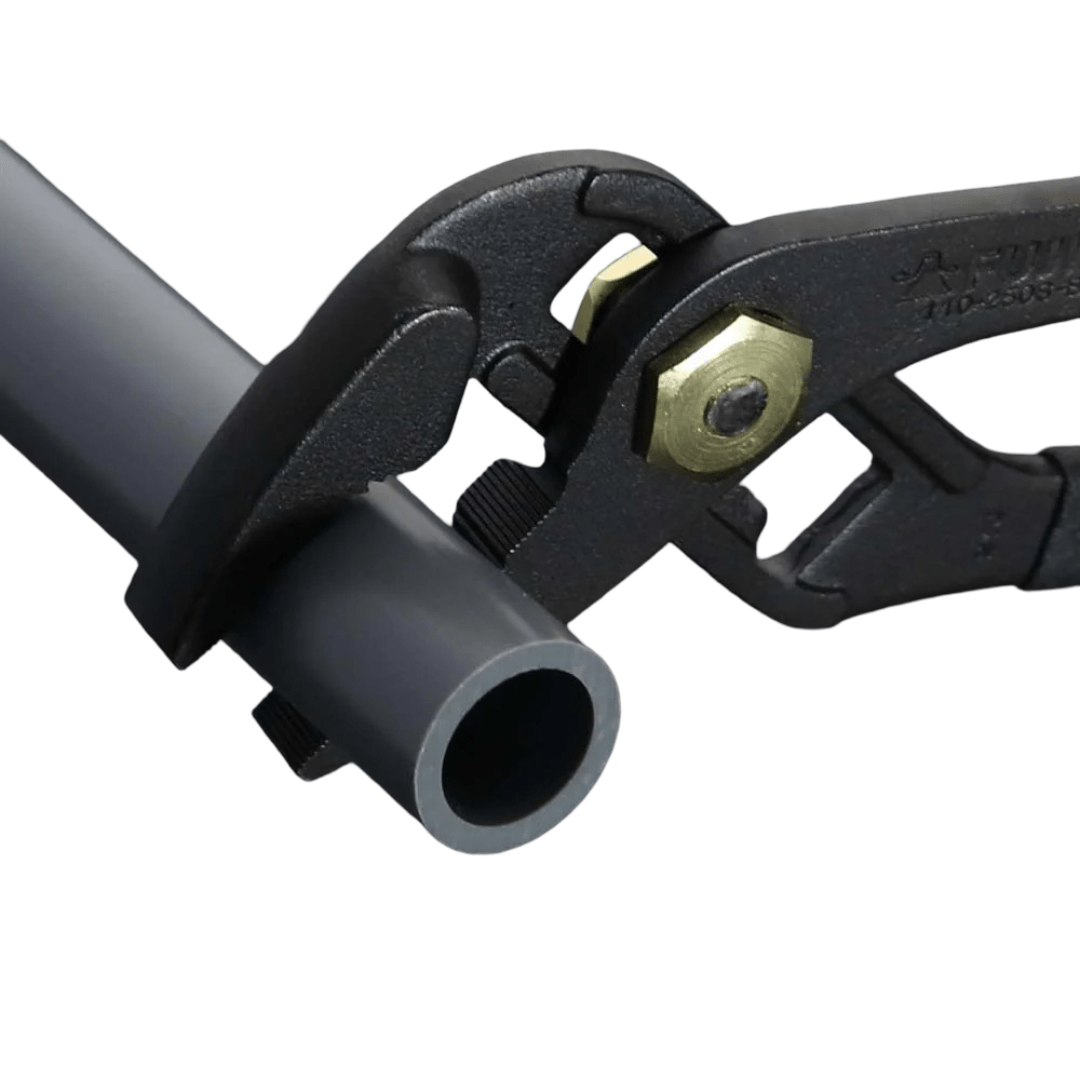Close-up of grip teeth on Fujiya 110-250SD – water pump pliers for plumbers