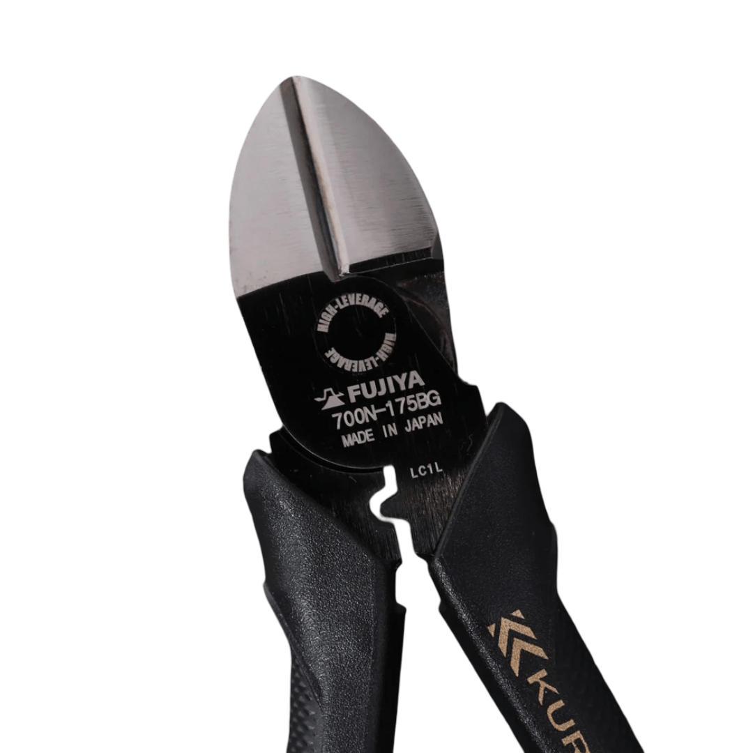 Wide blade close-up of Fujiya 700N cutters – designed for flush and semi-flush cuts