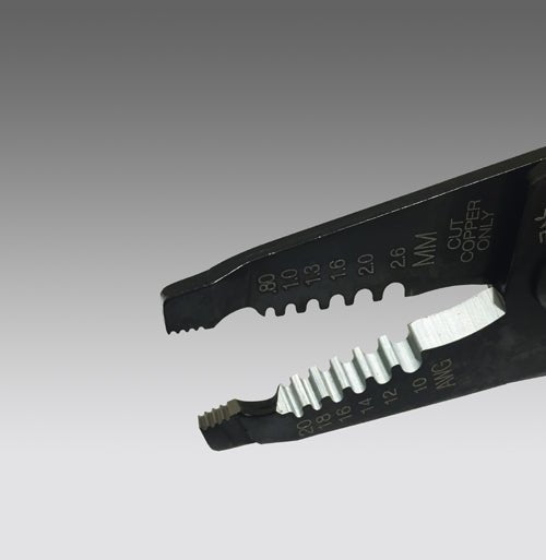 Close-up of Fujiya PP323A-165 wire stripper teeth – for precision insulation removal