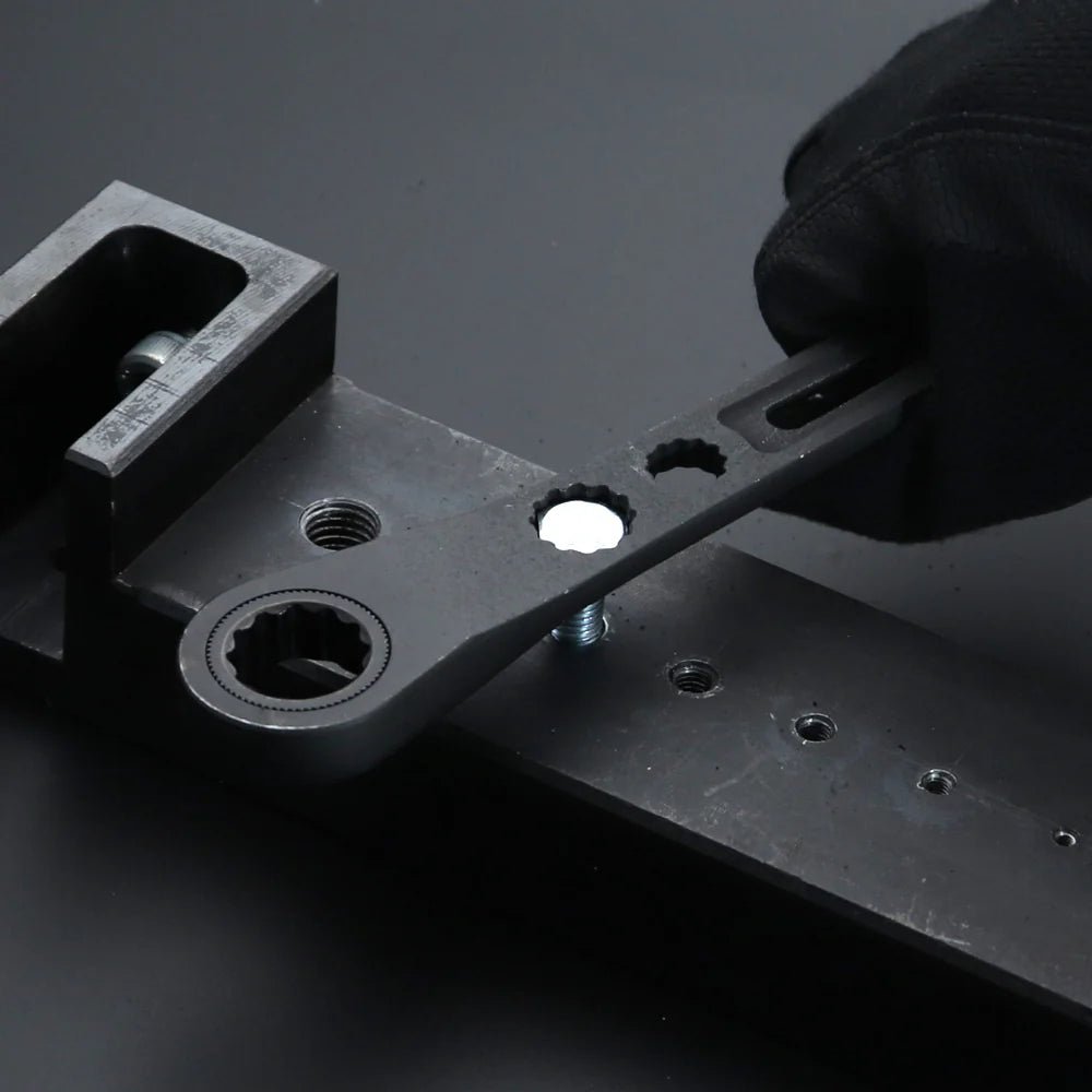 Fujiya FGL-38BG wrench on socket – multi-application tool for mechanics