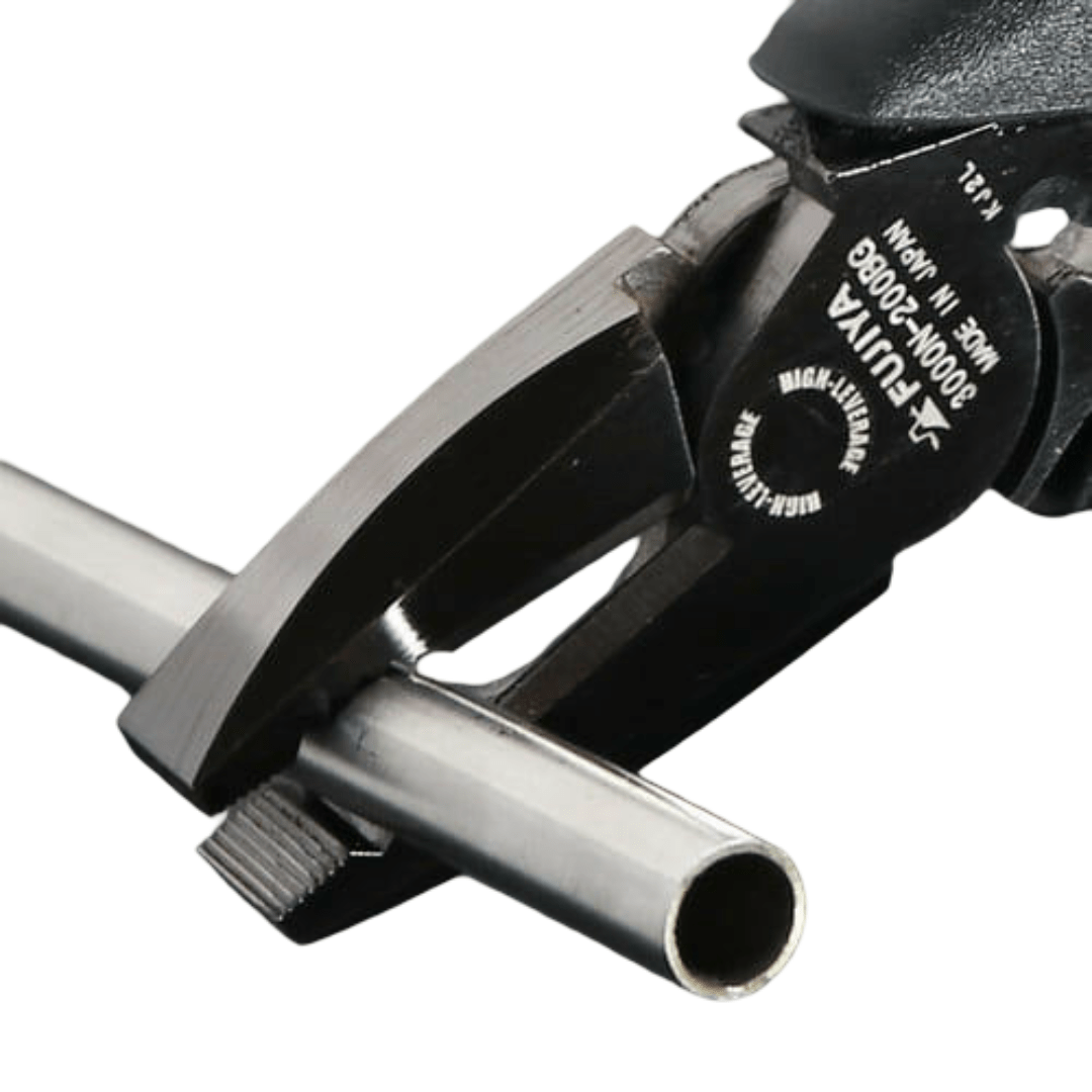 Pipe grip with Fujiya 3000N-225BG side cutting pliers – multi-function