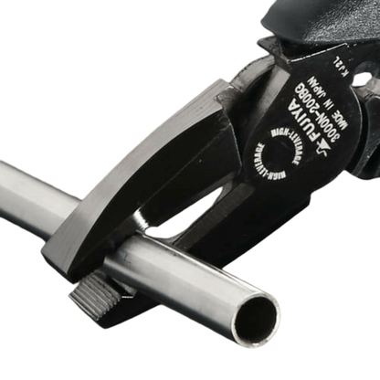 Pipe grip with Fujiya 3000N-225BG side cutting pliers – multi-function
