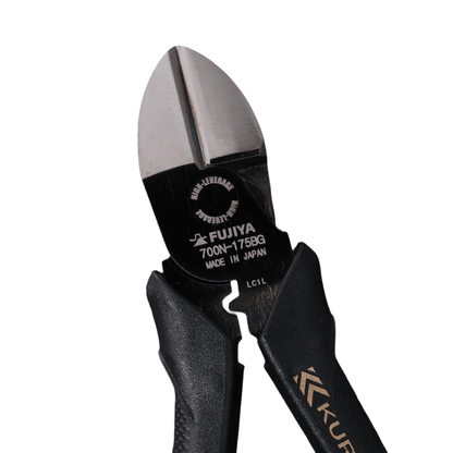 Wide blade close-up of Fujiya 700N cutters – designed for flush and semi-flush cuts