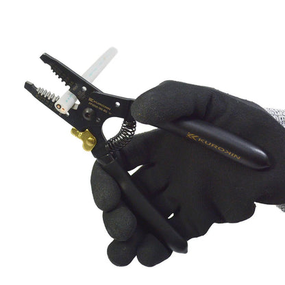 Cutting wire insulation with Fujiya PP323A-165bg – shown in real use