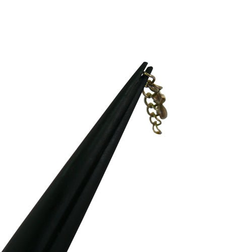 Close-up of Fujiya MP7-150 long nose pliers – slim jaws for detailed gripping